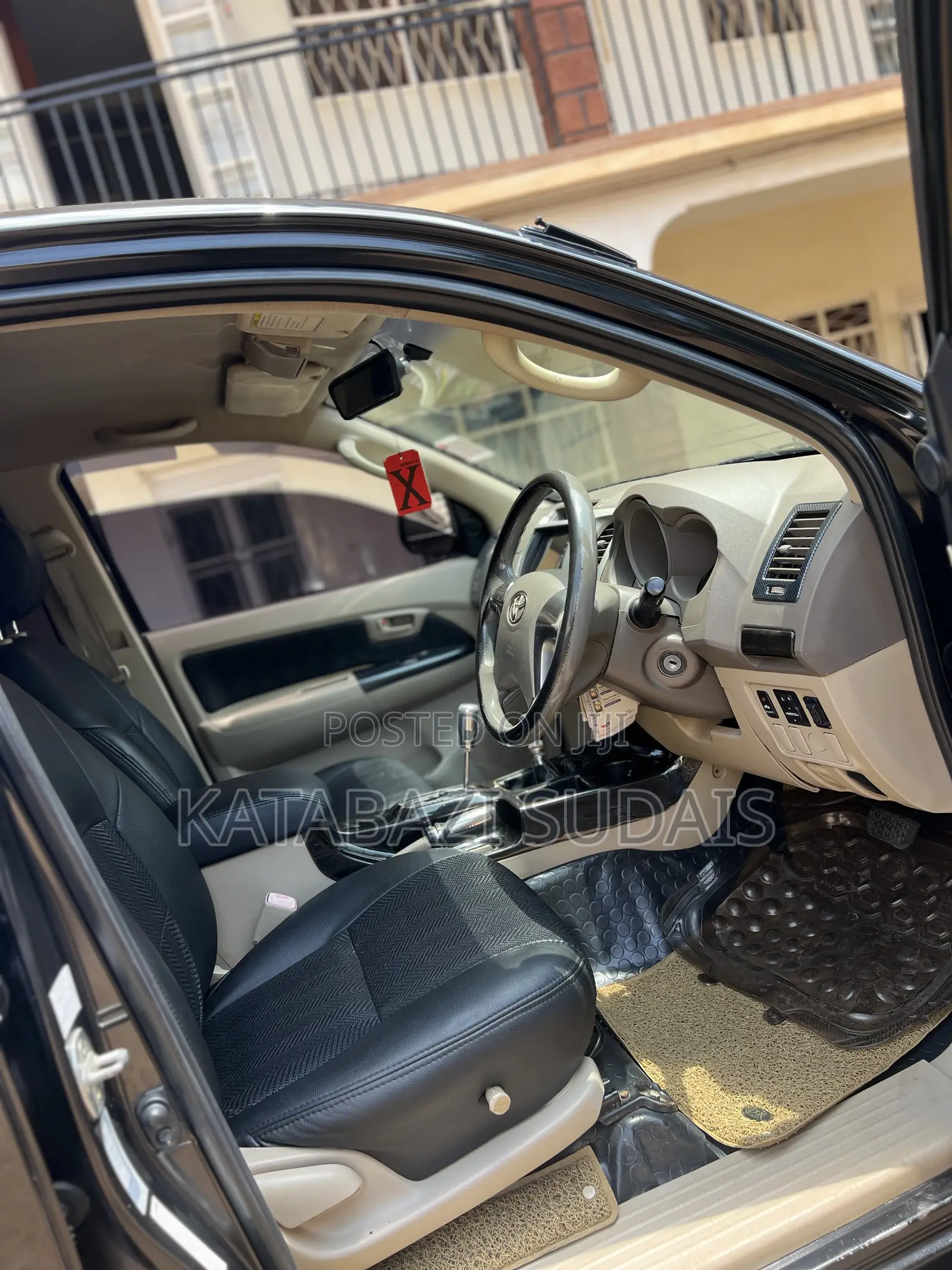 Toyota Hilux 2010 Black