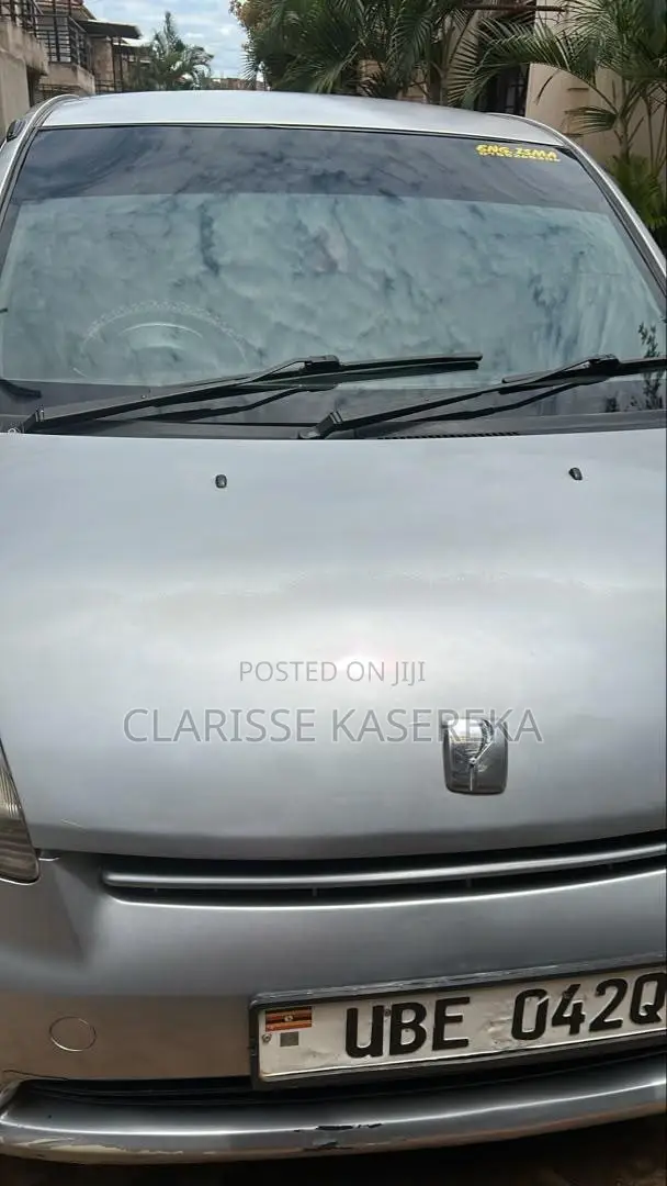 Car 2004 Silver