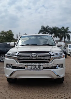 Toyota Land Cruiser 4.5 V8 TD 2017 White