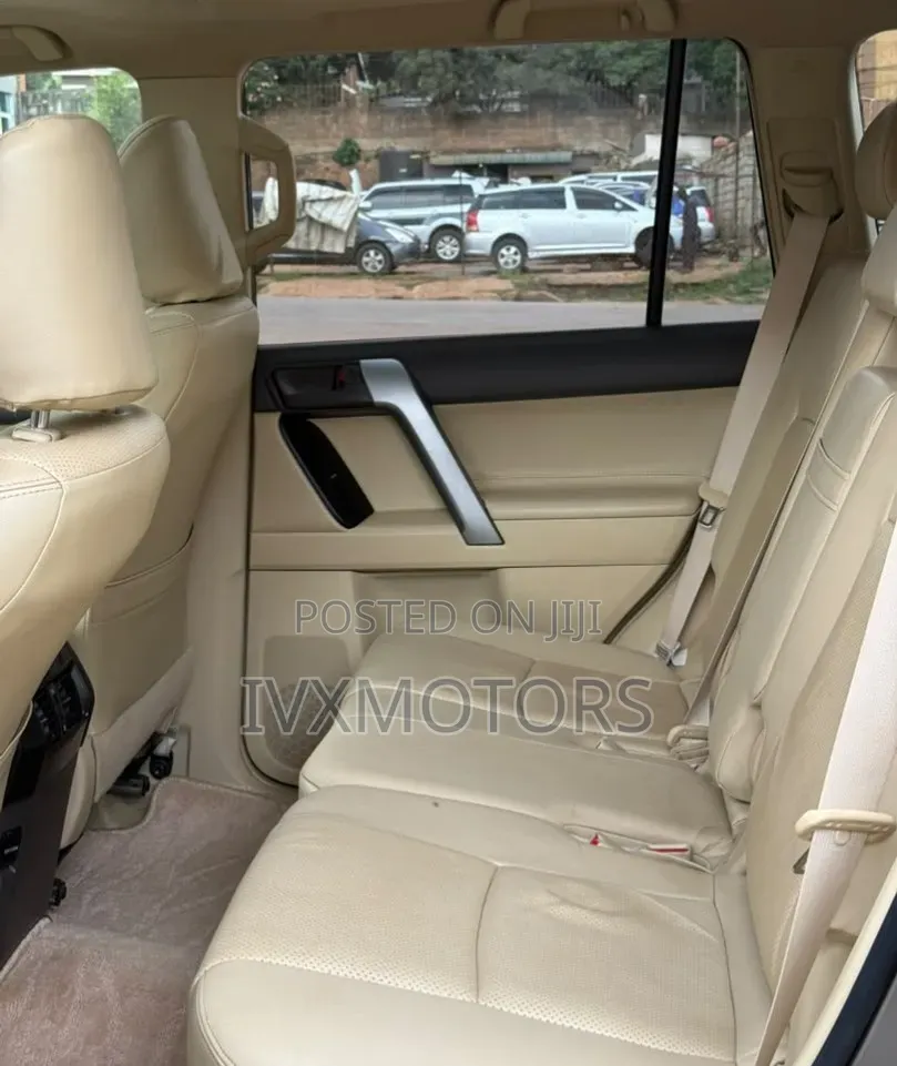 Toyota Land Cruiser Prado 2.7 2017 Beige