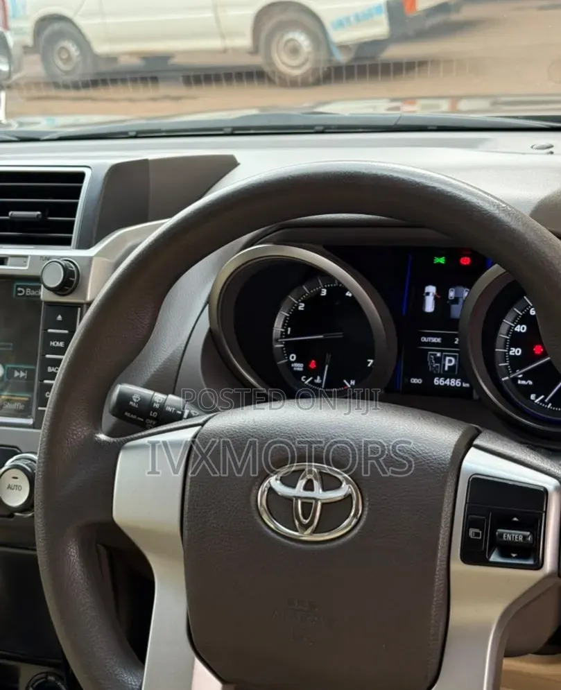 Toyota Land Cruiser Prado 2.7 2017 Beige