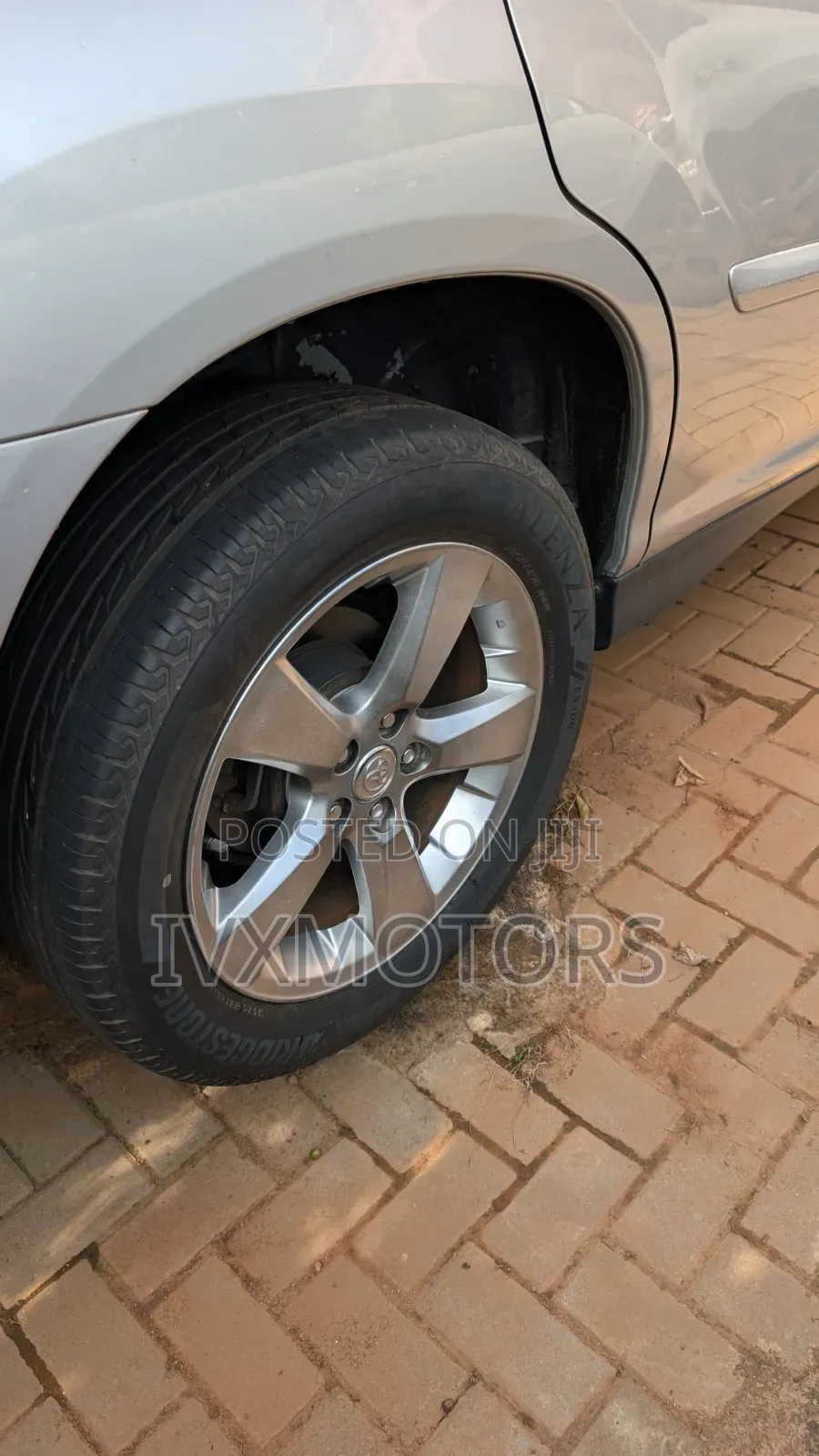 Toyota Harrier 2.4 2012 Silver