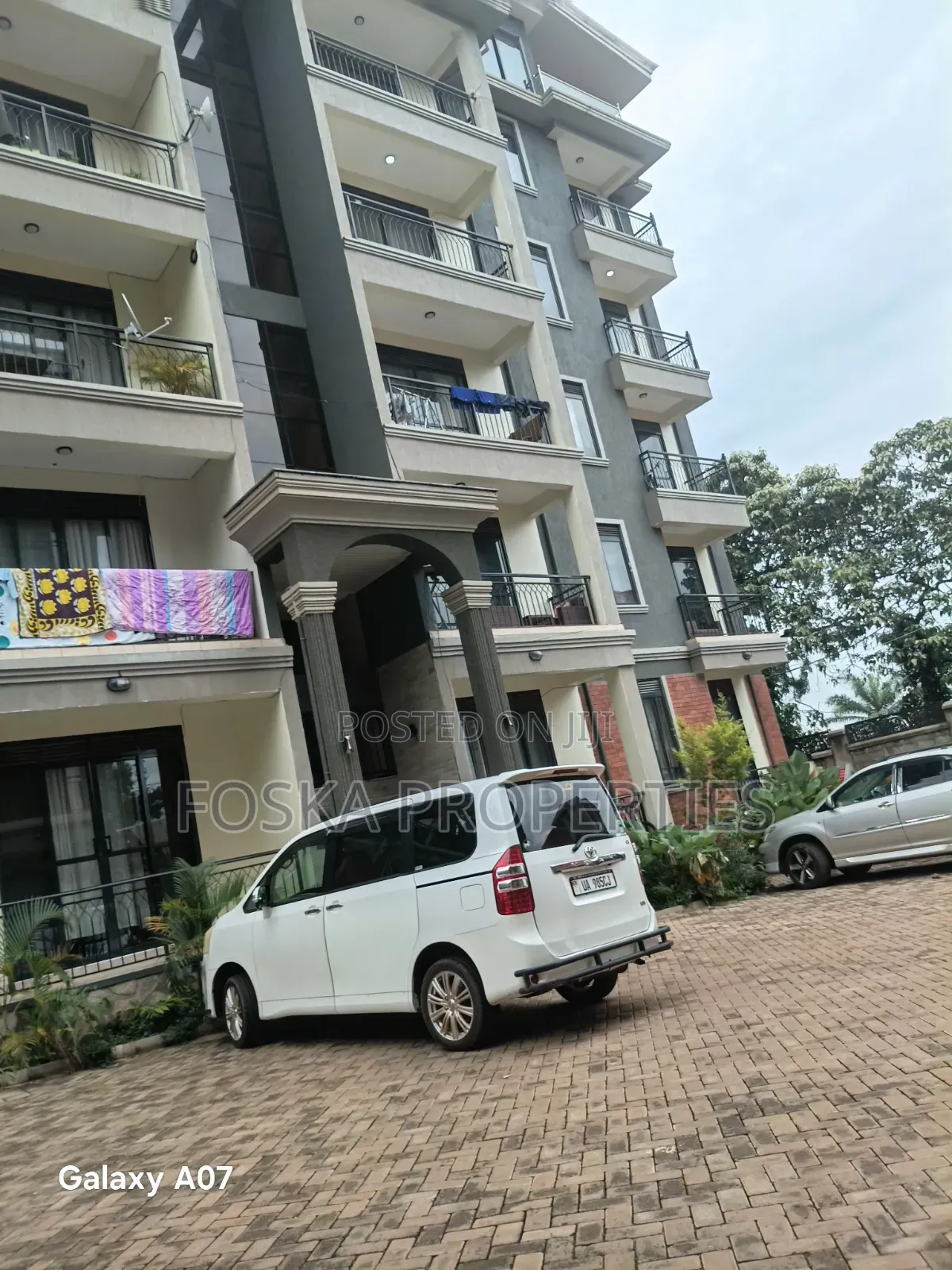 3bdrm Apartment in Makindye Estate, Central Division for rent