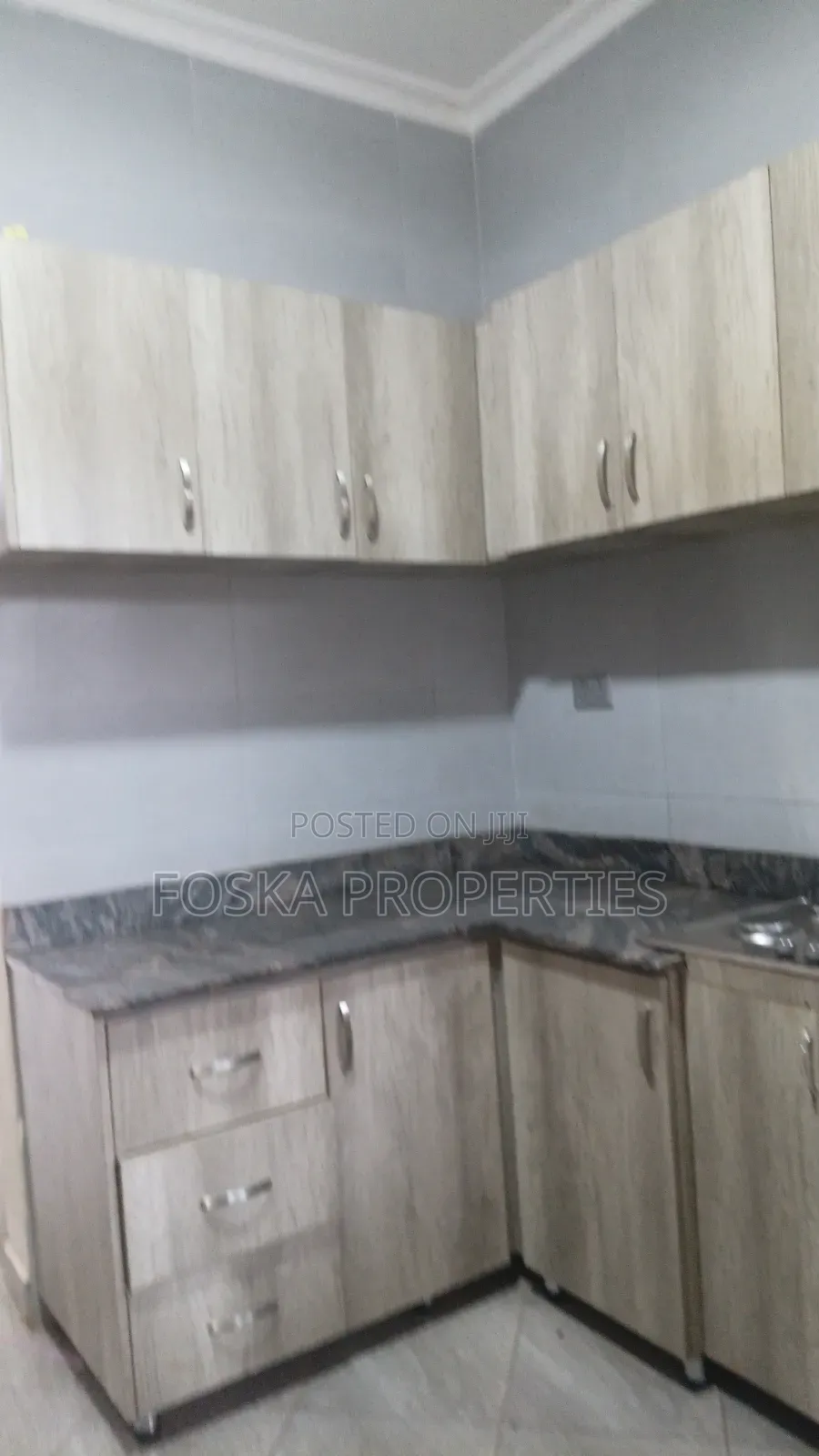 3bdrm Apartment in Makindye Estate, Central Division for rent