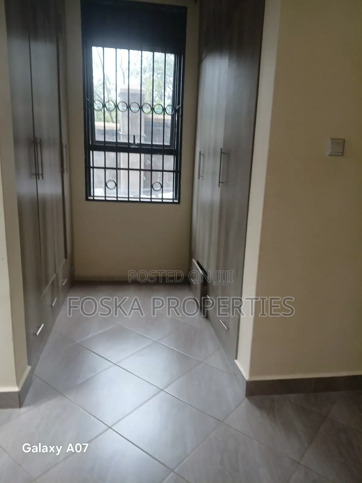 3bdrm Apartment in Makindye Estate, Central Division for rent