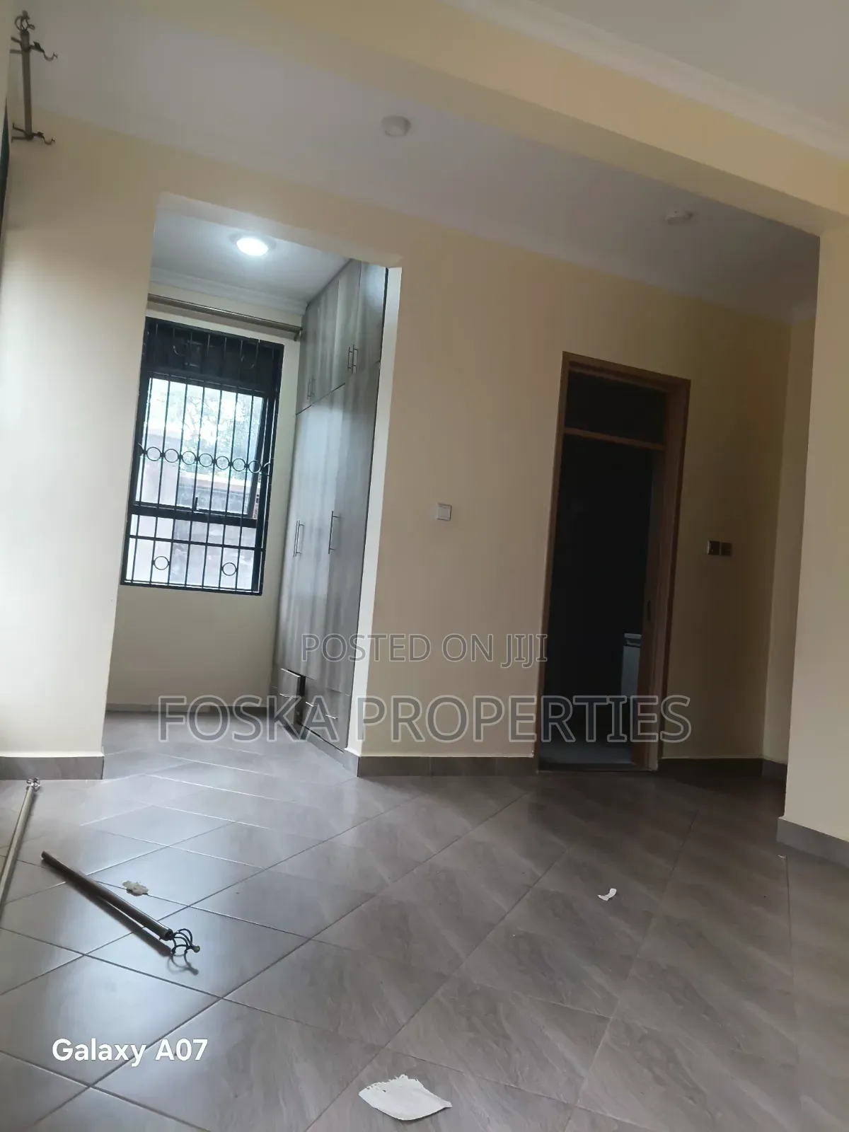3bdrm Apartment in Makindye Estate, Central Division for rent