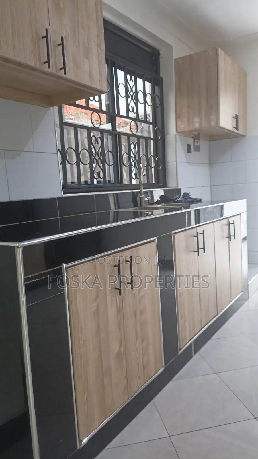 3bdrm Apartment in Makindye Estate, Central Division for rent