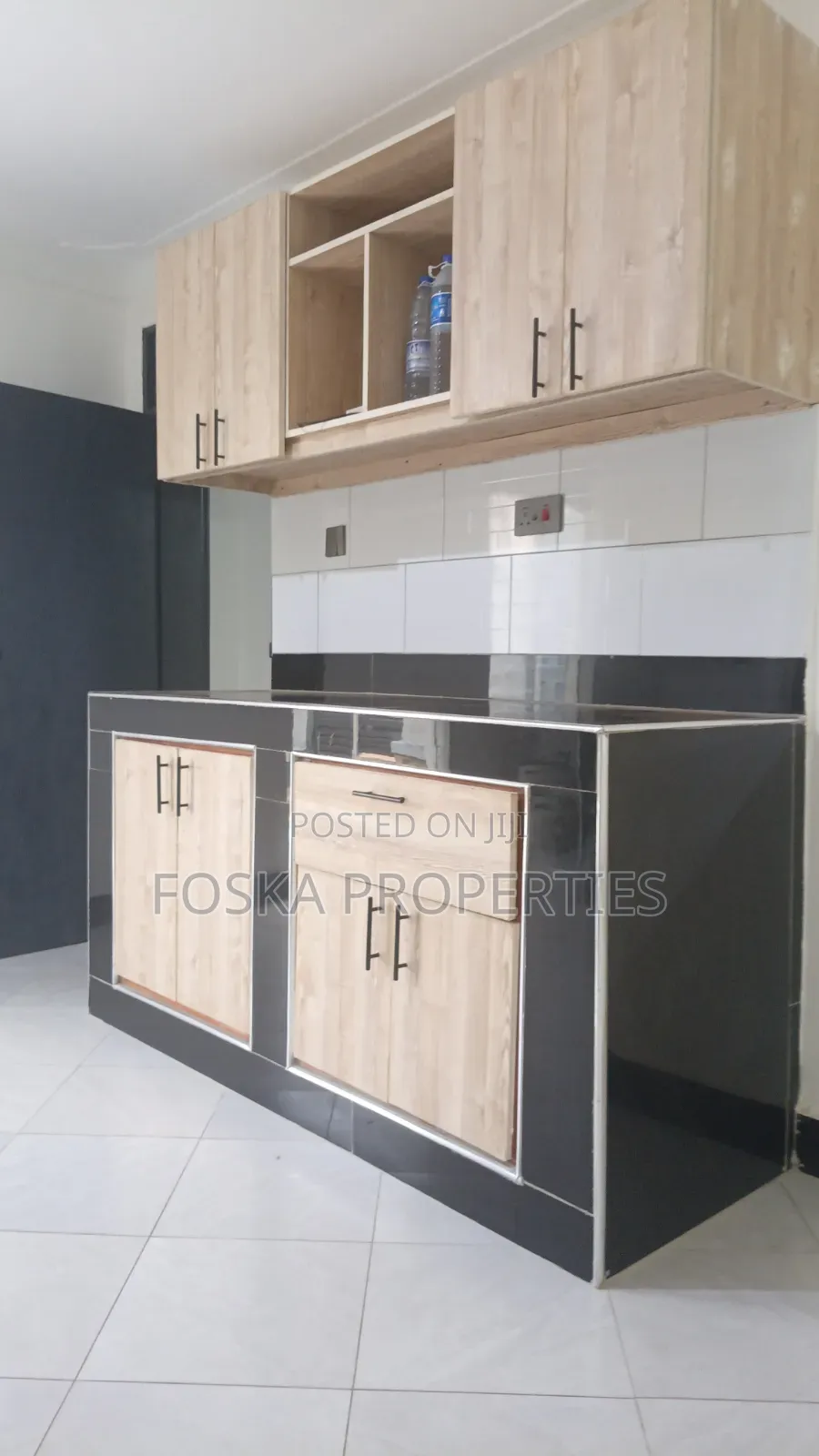 3bdrm Apartment in Makindye Estate, Central Division for rent