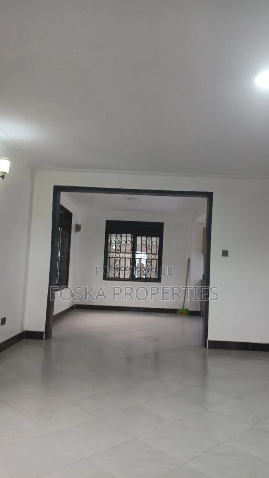 3bdrm Apartment in Makindye Estate, Central Division for rent