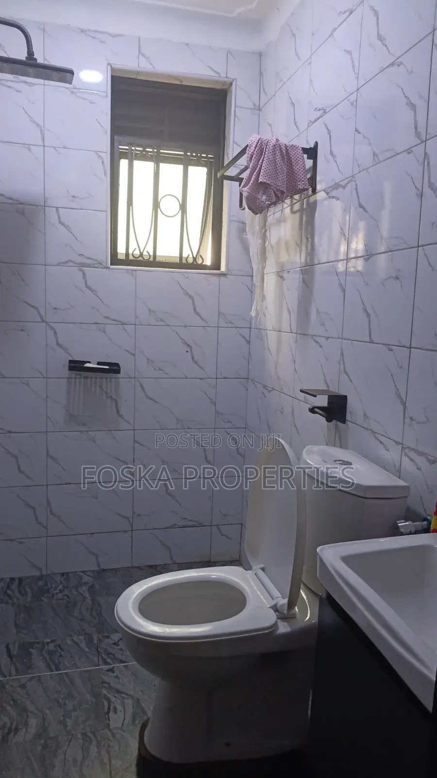 3bdrm Apartment in Makindye Estate, Central Division for rent