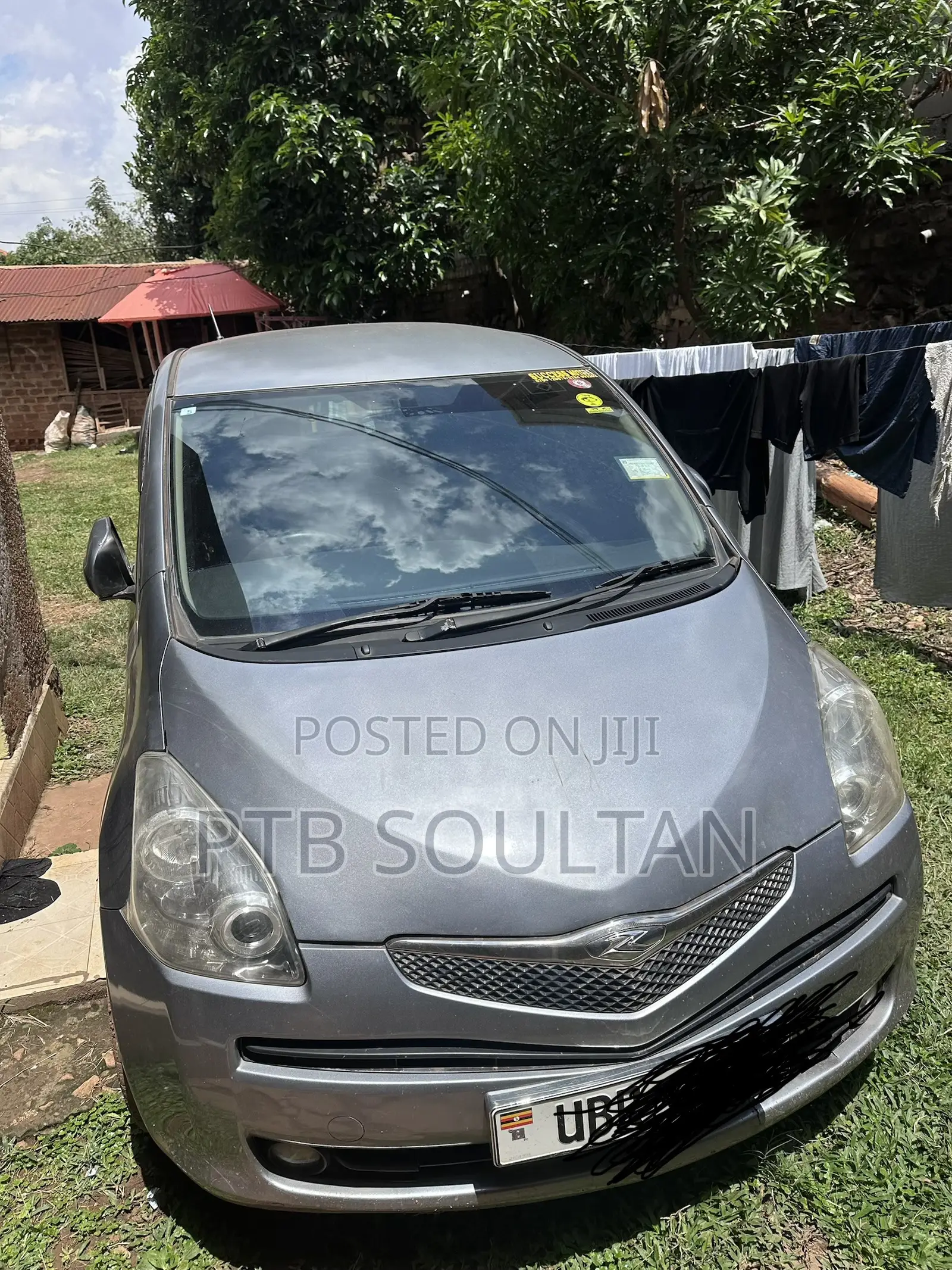 Toyota Ractis 2010 Gray