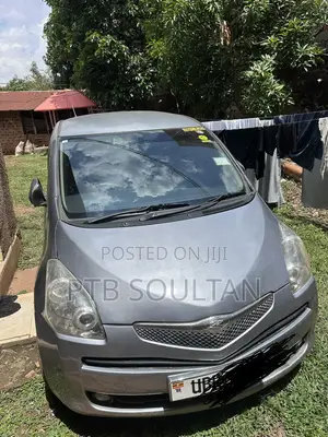 Toyota Ractis 2010 Gray