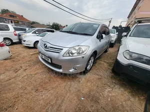 Toyota Auris 2010 Silver