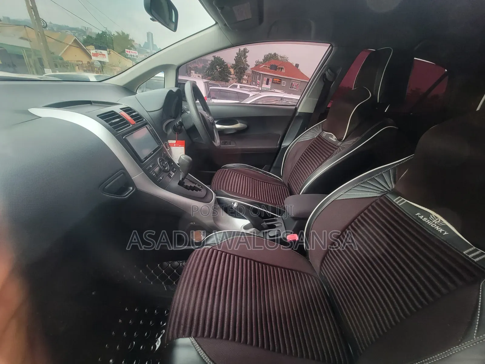 Toyota Auris 2010 Silver