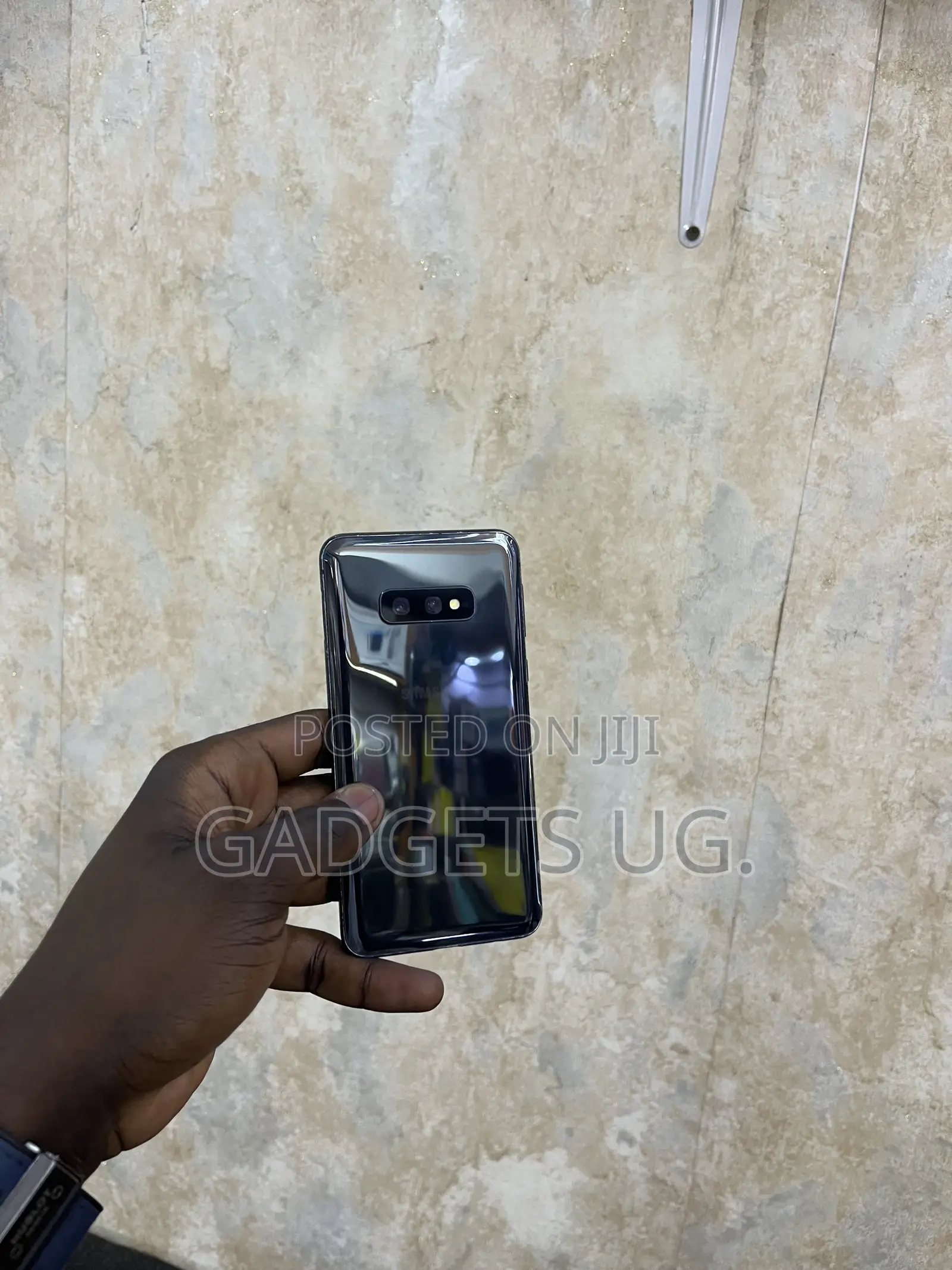Samsung Galaxy S10e 128 GB Black