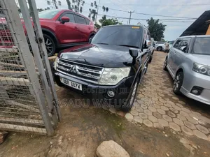 Mitsubishi Pajero 2015 Black