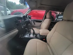 Mitsubishi Pajero 2015 Black