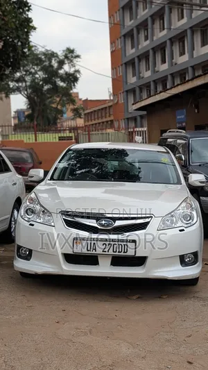 Subaru Legacy 2.5i Limited 2011 White