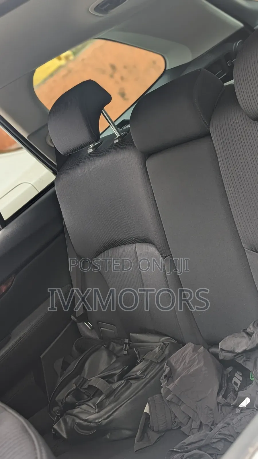 Subaru Legacy 2.5i Limited 2011 White