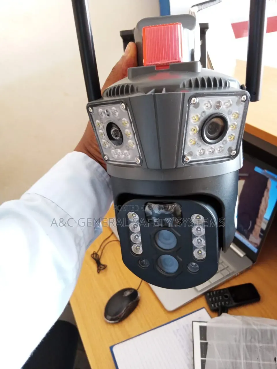 Solar Camera PTZ 4G Wifi Vantage Brilliant 4K Sharp Viewing Longrange