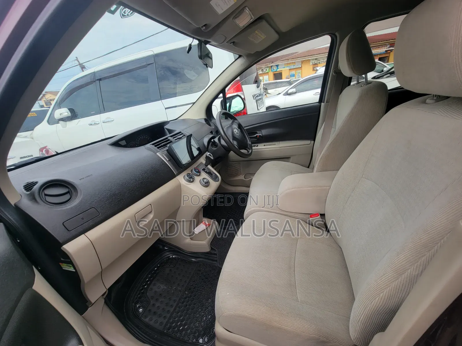 Toyota Passo Sette 2011 Maroon