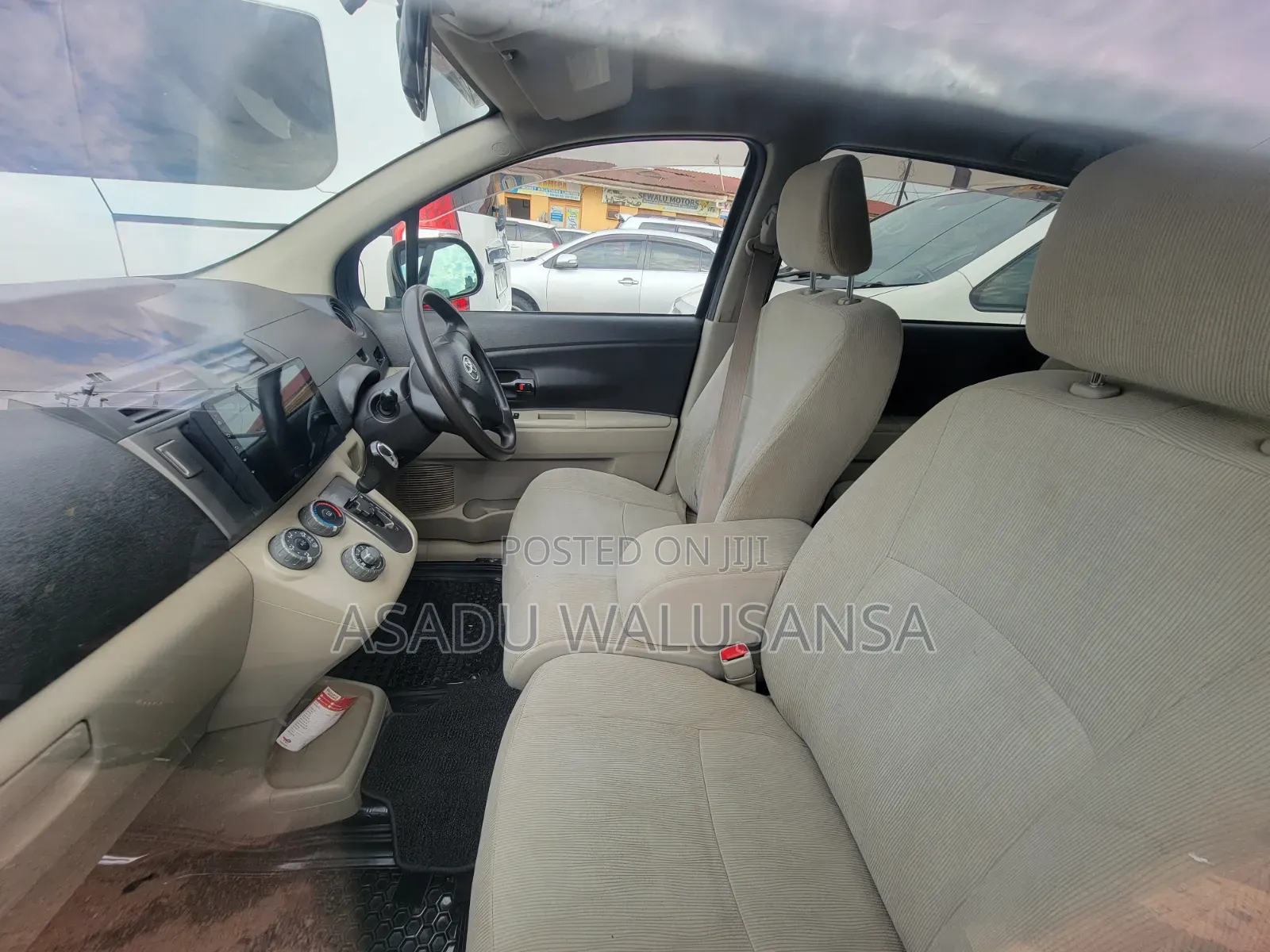 Toyota Passo Sette 2011 Maroon