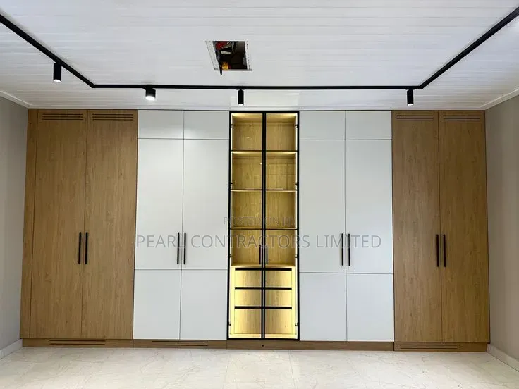 Wardrobes/Glassed Modern Smart Wardrobes 975,000/- Per Running Meter