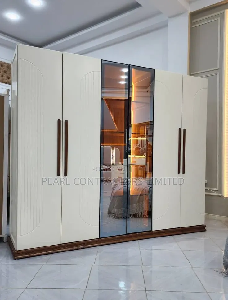 Wardrobes/Glassed Modern Smart Wardrobes 975,000/- Per Running Meter