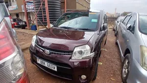 Toyota Sienta 2012