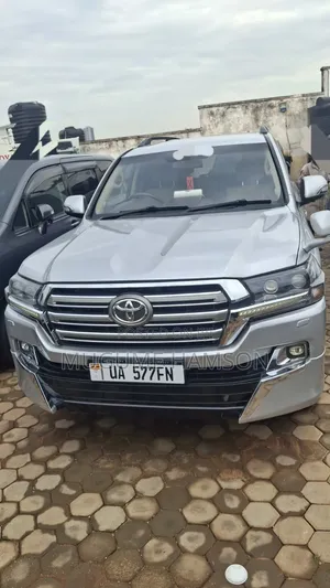 Toyota Land Cruiser 2017 Silver