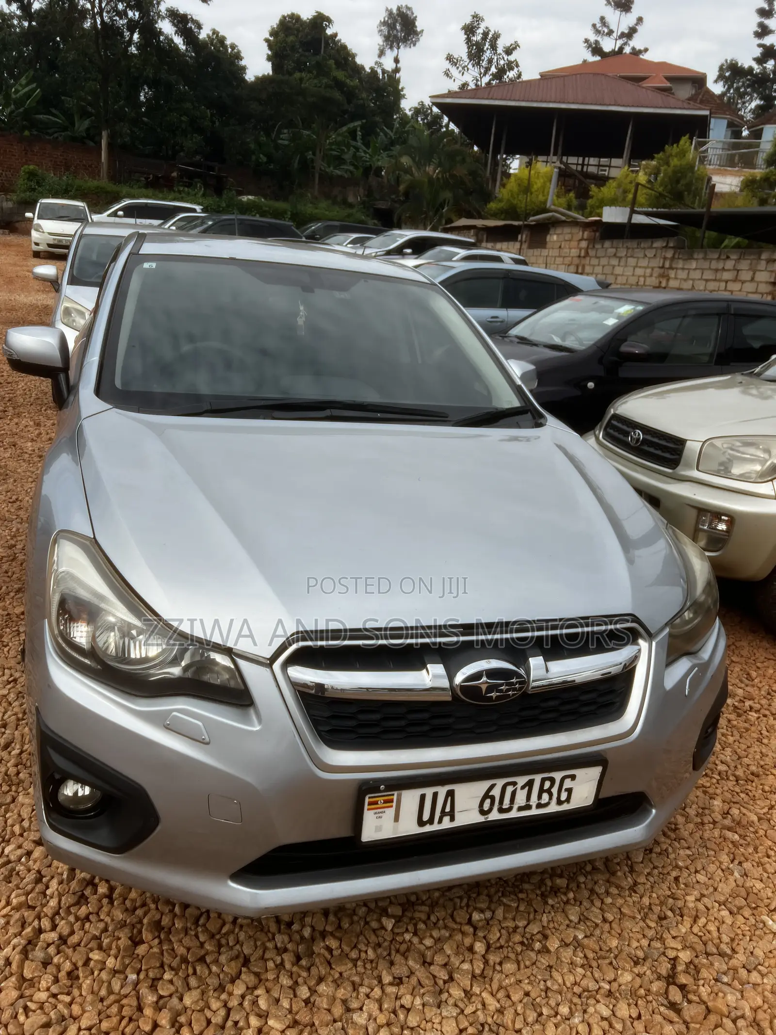 Subaru Impreza 2.0i Premium PZEV 4dr Hatchback AWD (2.0L 4cyl CVT) 2014