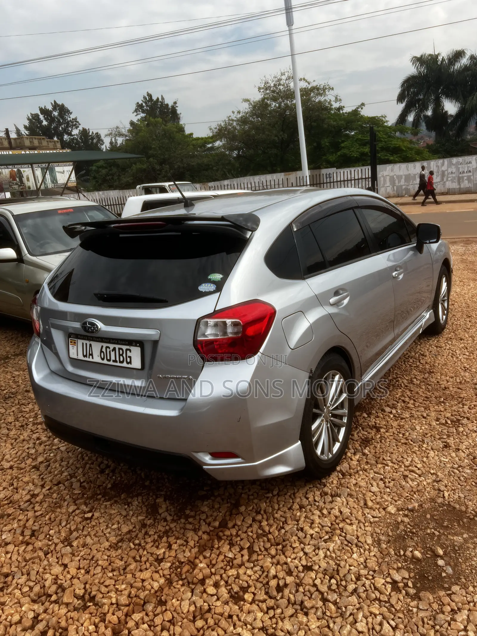 Subaru Impreza 2.0i Premium PZEV 4dr Hatchback AWD (2.0L 4cyl CVT) 2014