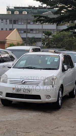 Toyota Raum 1.5 AWD 2008 White