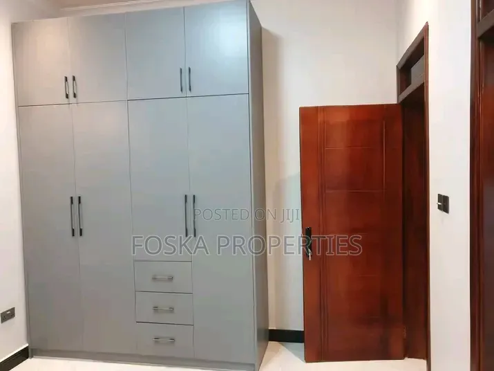 4bdrm Duplex in Muyenga Estate, Central Division for rent