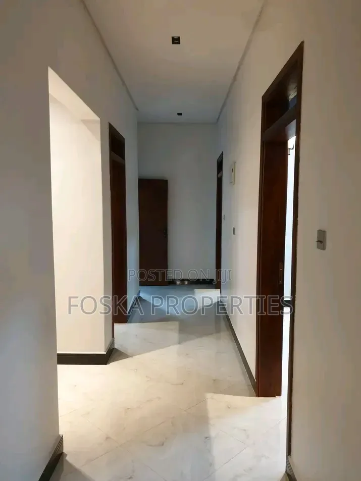 4bdrm Duplex in Muyenga Estate, Central Division for rent