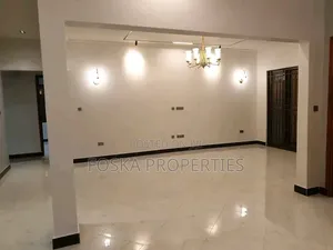 4bdrm Duplex in Muyenga Estate, Central Division for rent