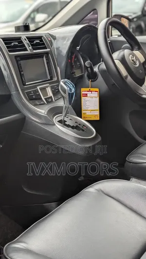 Toyota Ractis 1.5 AWD 2011 White