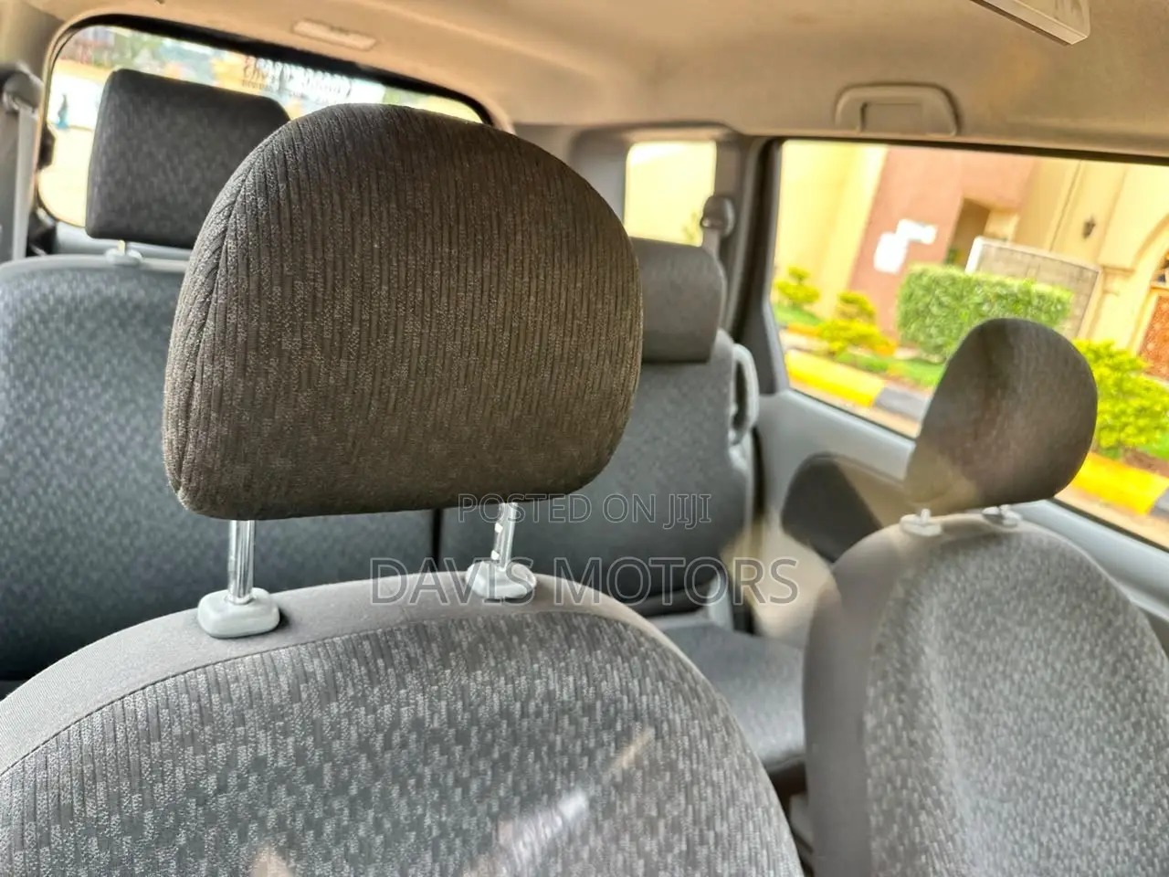 Toyota Sienta 1.5 AWD 2012 Maroon