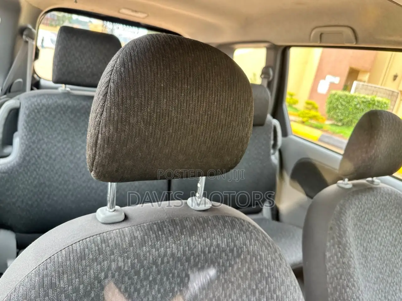 Toyota Sienta 1.5 AWD 2012 Maroon