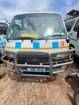 Toyota HiAce 2002 White
