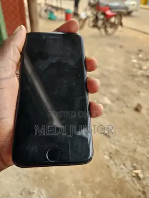 Apple iPhone 7 32 GB Black