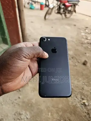Apple iPhone 7 32 GB Black
