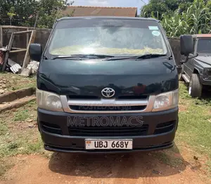 Toyota HiAce 2007 Green