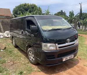 Toyota HiAce 2007 Green