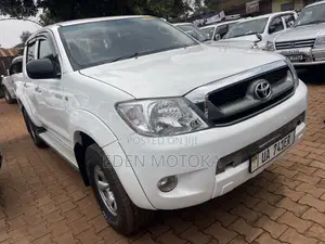 Toyota Hilux 2.5 D-4D Double Cab 2008 White