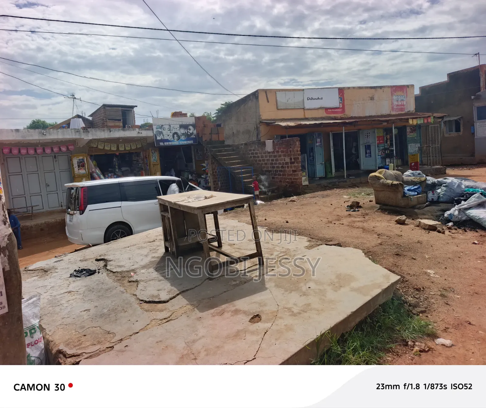 Kirinya Bweyogerer Commercial Building on Sale at 600m Income 3m