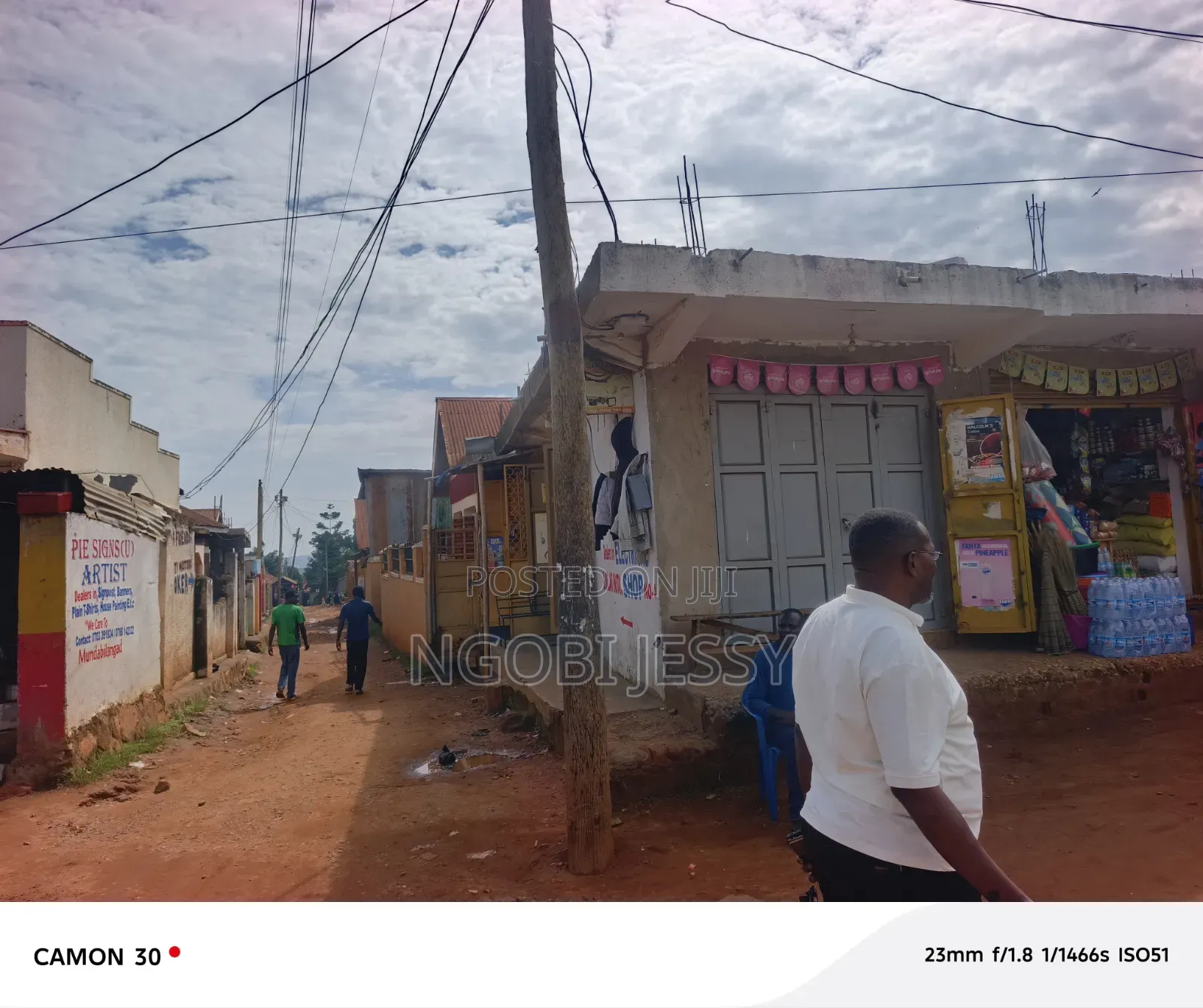 Kirinya Bweyogerer Commercial Building on Sale at 600m Income 3m