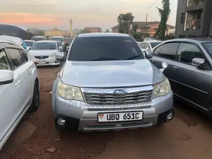 Subaru Forester 2010 Silver