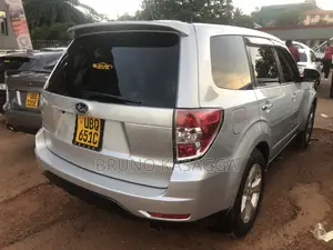 Subaru Forester 2010 Silver