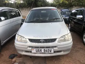 Toyota Corolla Spacio 1999